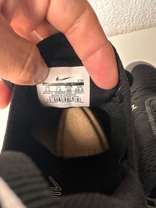 Nike Air Max 270 Negras y Blancas Talla 42
