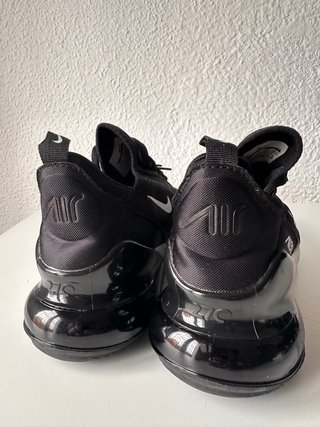 Nike Air Max 270 Negras y Blancas Talla 42