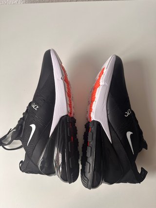 Nike Air Max 270 Negras y Blancas Talla 42