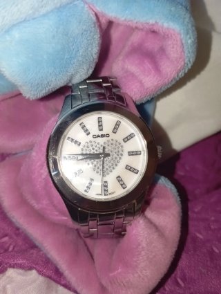 Reloj Casio Plateado con Esfera de Corazón