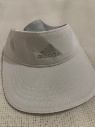 Visera deportiva Adidas blanca