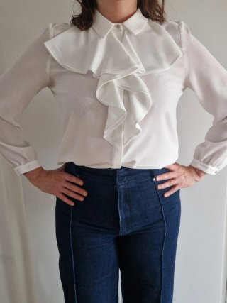 Camisa blanca Truco con volantes