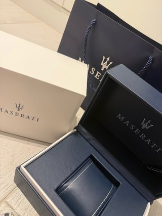 Reloj Maserati Dorado