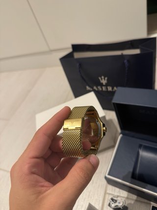 Reloj Maserati Dorado