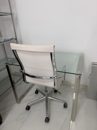 Título: Mesa escritorio de cristal El Corte Inglés