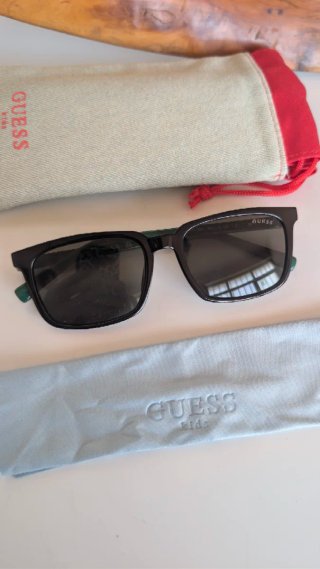 Gafas de sol Guess Kids nuevas