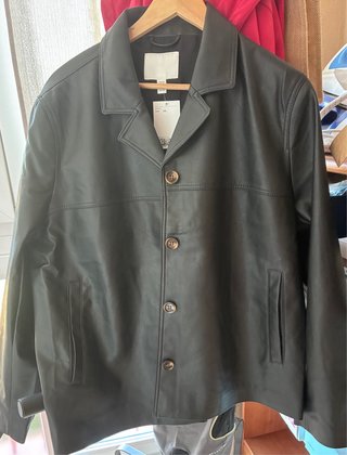 Chaqueta de Mujer de piel sintética. No usada.