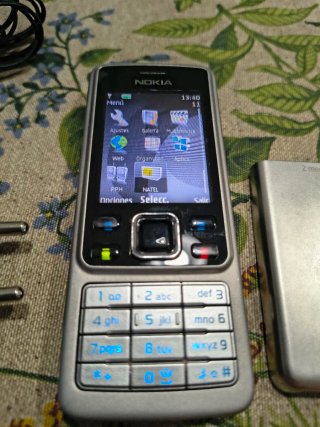 Teléfono Móvil Nokia Plata y Negro