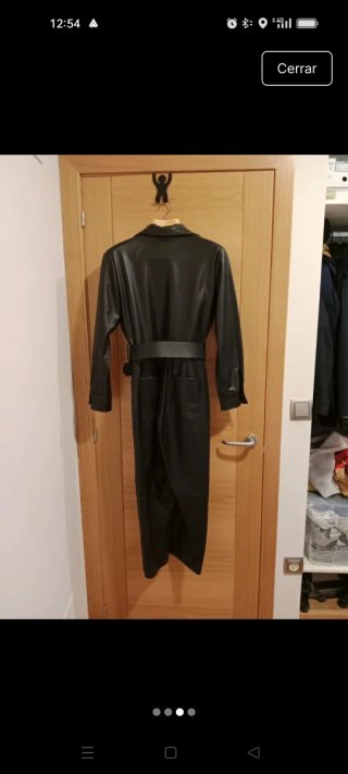 Mono polipiel negro Zara con cinturón