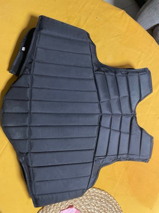 Chaleco de Protección Hípica, casco y botas