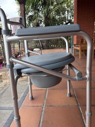 Silla de ducha y WC nueva