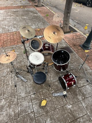 Batería Mapex acústica+Platos Zildjian+Doble Pedal