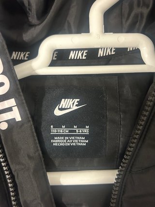 Plumas Nike niño Talla 5-6 años