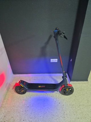 Patinete Eléctrico Red Bull Racing