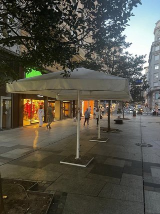 Sombrilla de Bar Grande