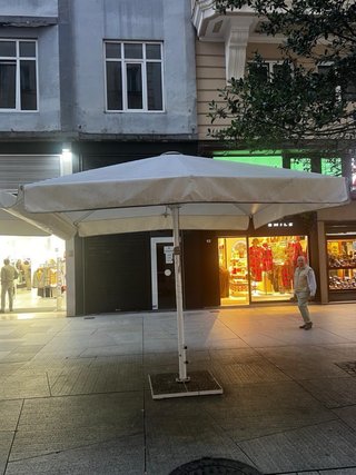 Sombrilla de Bar Grande
