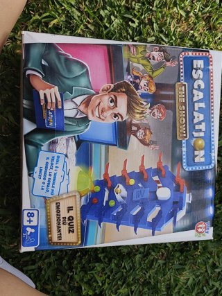 Juego de mesa Escalation The Show