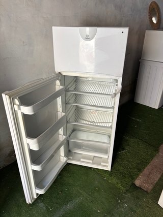 Nevera blanca 55x141x55 cm