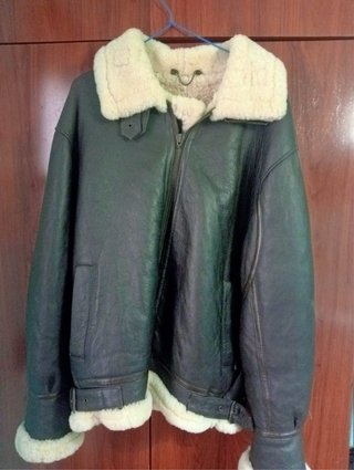 Chaqueta de cuero con borrego Talla M