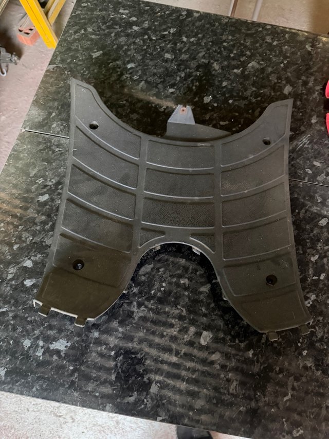 Placa de plástico negra para piaggio zip