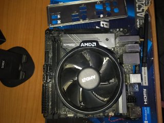 Placa Base ASRock A520M-ITX y Ryzen 3200G