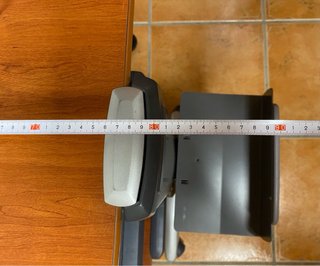 Mesa de ordenador con niveles