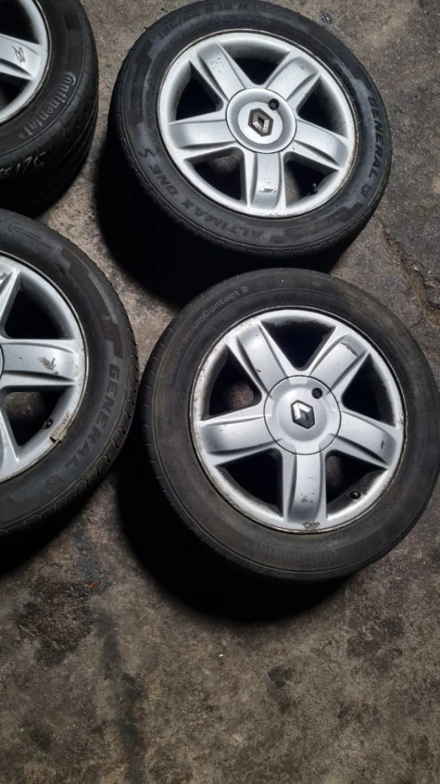 4 Llantas con Neumáticos Renault