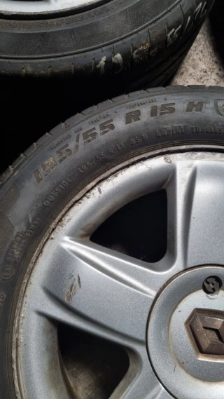 4 Llantas con Neumáticos Renault