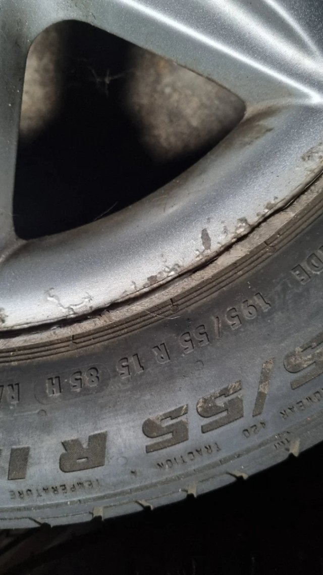 4 Llantas con Neumáticos Renault