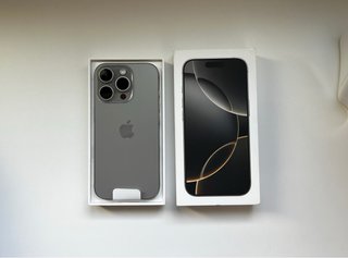 iPhone 16 Pro 256GB - Titanio Naturale