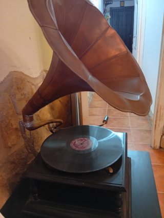 Gramola Antigua Gramophone Sound Master