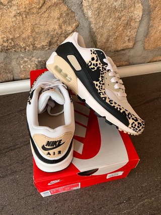 Nike Air Max con estampado de leopardo