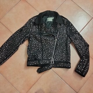 Cazadora tachuelas nueva