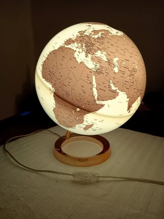 Mappamondo luminoso