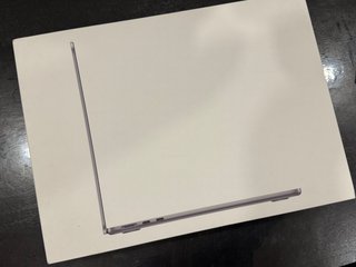 MacBook Air M2 13,6 8GB/256GB