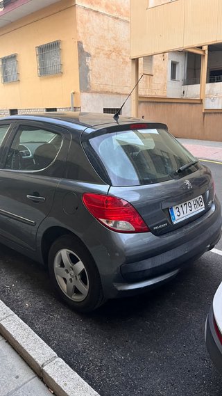 Peugeot 207 1600 HDI 2012