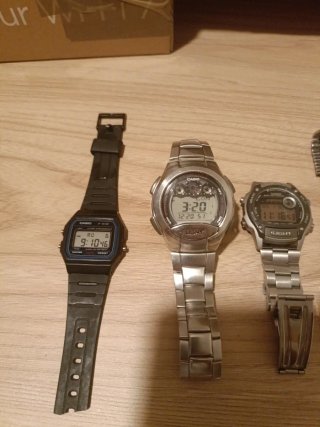 Lote de 4 Relojes Casio colección ESCUCHO OFERTAS