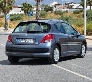 Peugeot 207 2011