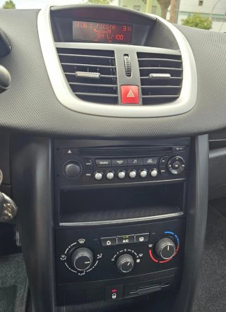 Peugeot 207 2011