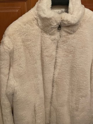 Abrigo de pelo sintético beige, Talla S