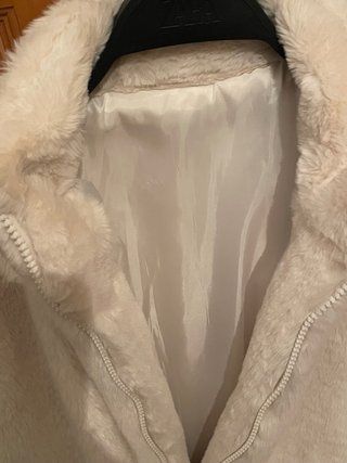 Abrigo de pelo sintético beige, Talla S