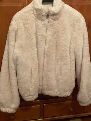 Abrigo de pelo sintético beige, Talla S