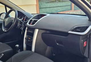 Peugeot 207 2014