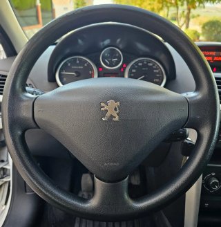 Peugeot 207 2014