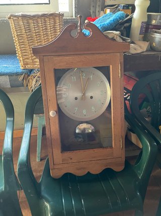 Reloj de Pared Antiguo de Madera con Péndulo
