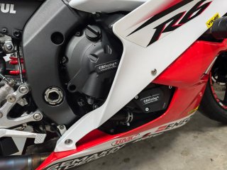 Yamaha R6r Roja y Blanca