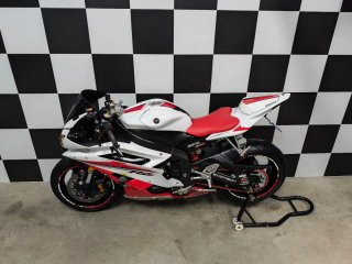 Yamaha R6r Roja y Blanca