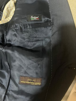 Traje de hombre azul marino ojito de perdiz.