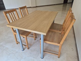 Mesa y 4 Sillas IKEA Madera