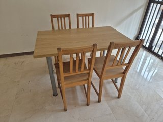 Mesa y 4 Sillas IKEA Madera